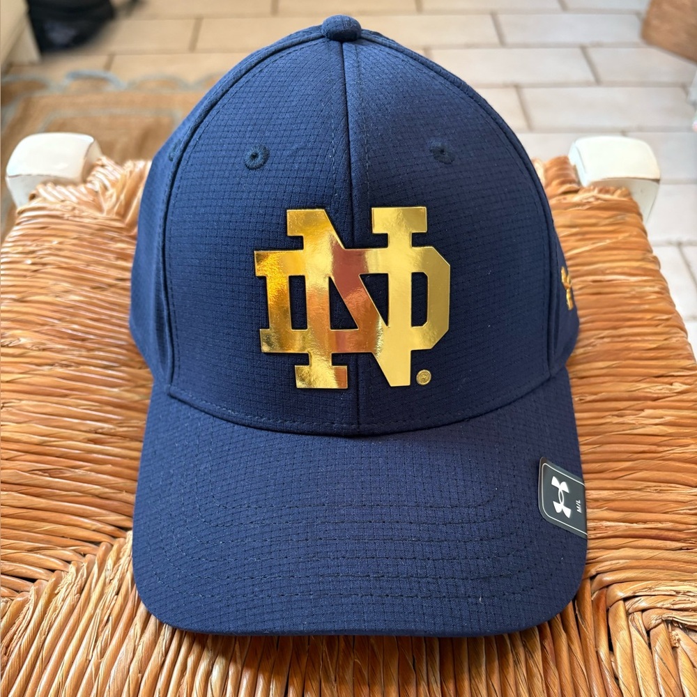 NWT Notre Dame Fighting Irish Under Armour. Sideline Armourvent Stretch Flex Hat